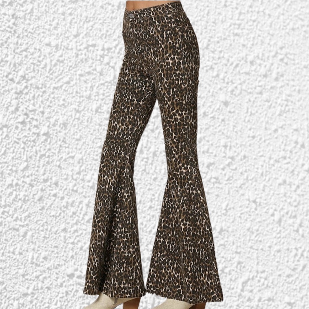 Blank Paige Leopard Bell Bottom Flare Jeans Size Medium